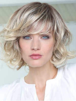 Echthaar lockige Perücken mit Pony Monofilament schulterlange blonde Farbe